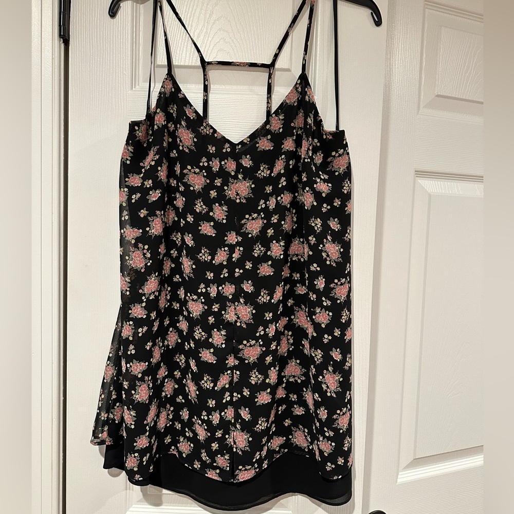 Forever 21 Women’s Floral Tunic - size:L - color:black floral - like new
